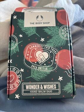 The Body Shop Wonder & Wishes Hand Balm Duo — Green & Red Festive Pack